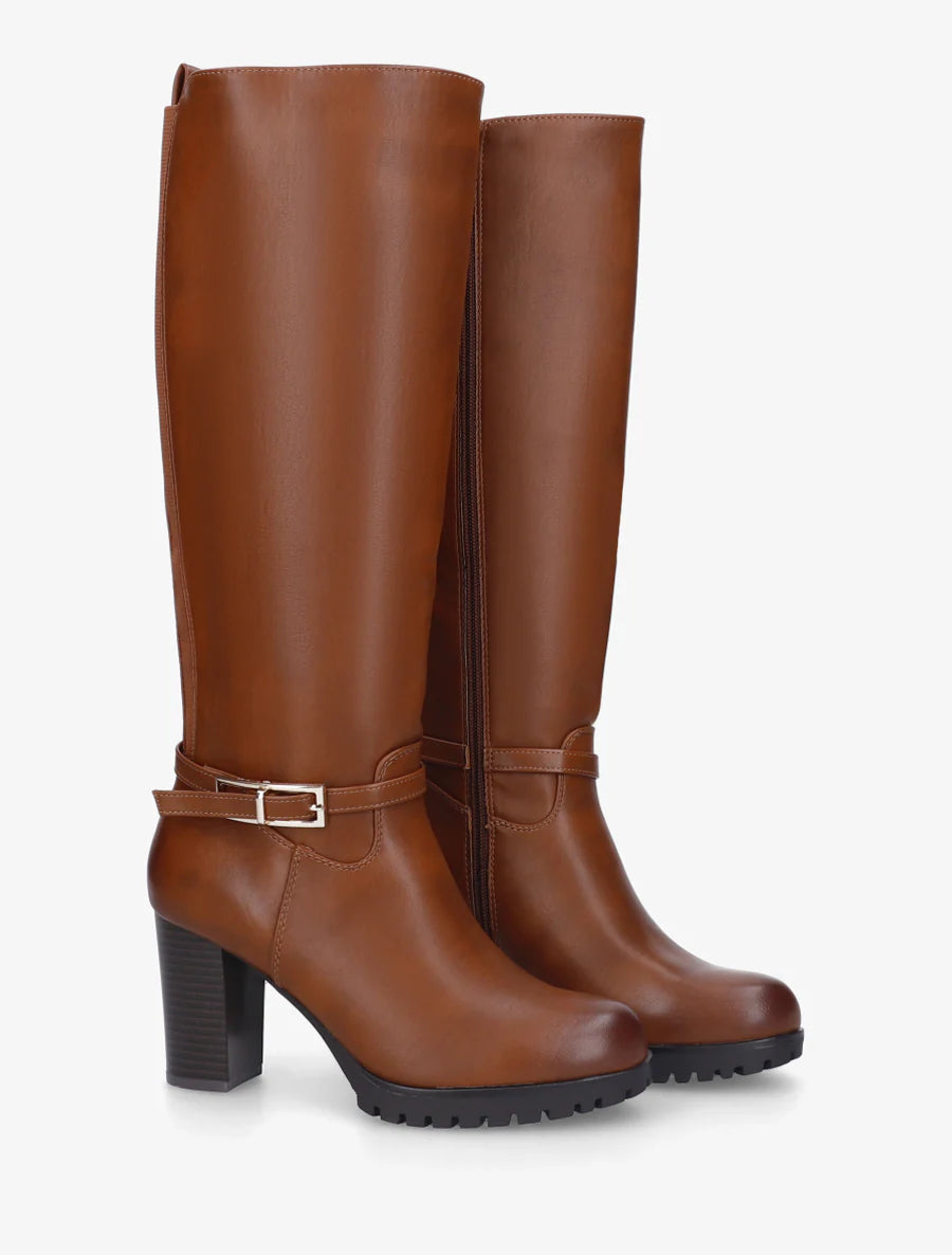 Botas con suela y tacón altos dentados