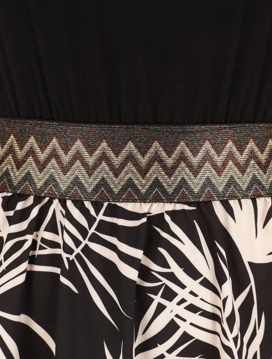 Vestido largo con tirantes y estampado de plantas tropicales