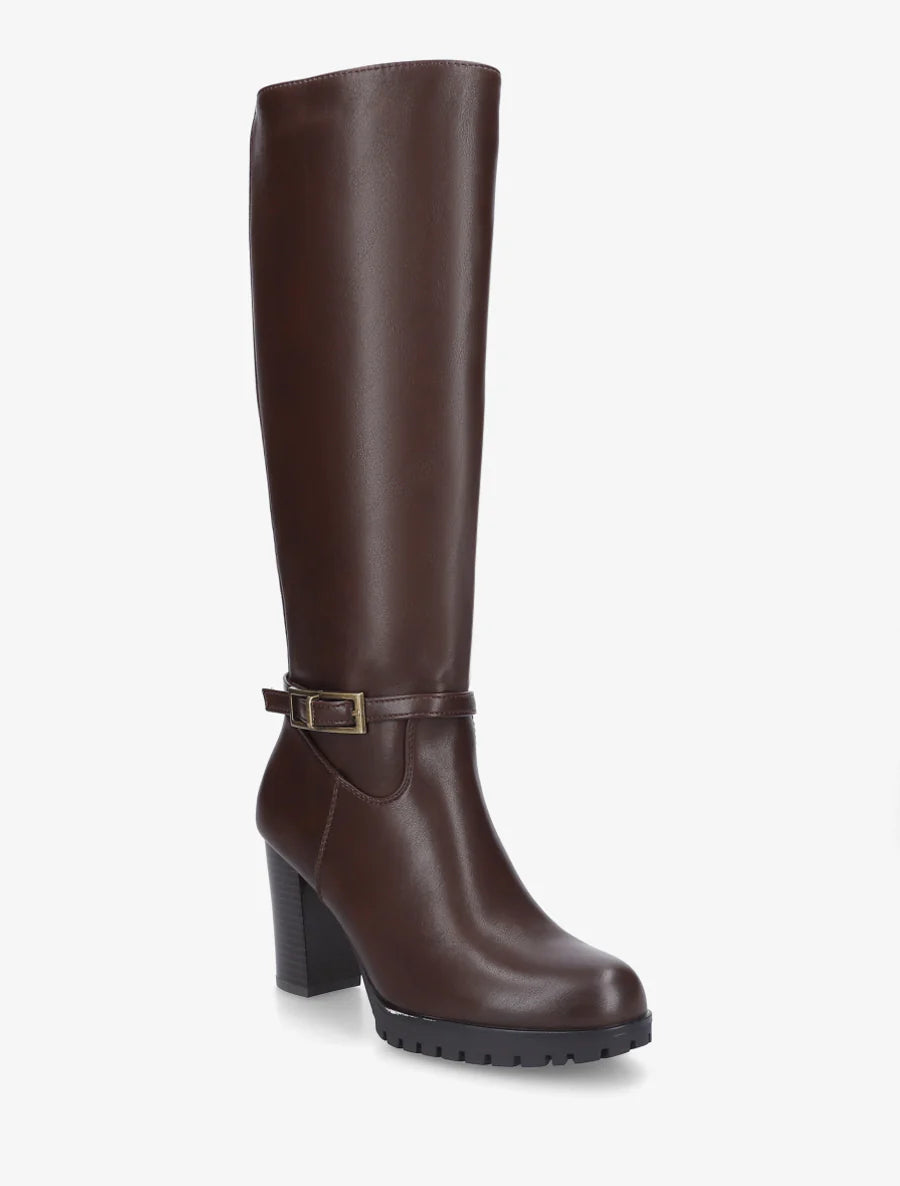 Botas con suela y tacón altos dentados