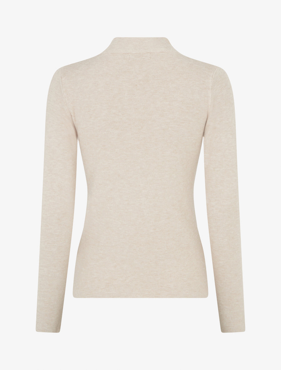 Jersey ajustado acanalado con botones dorados