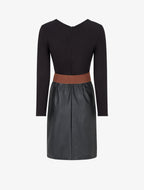 Vestido de dos materiales con cuello en V fruncido - Negro