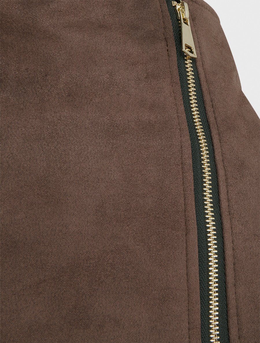 Falda pantalón con cremallera en ante sintético