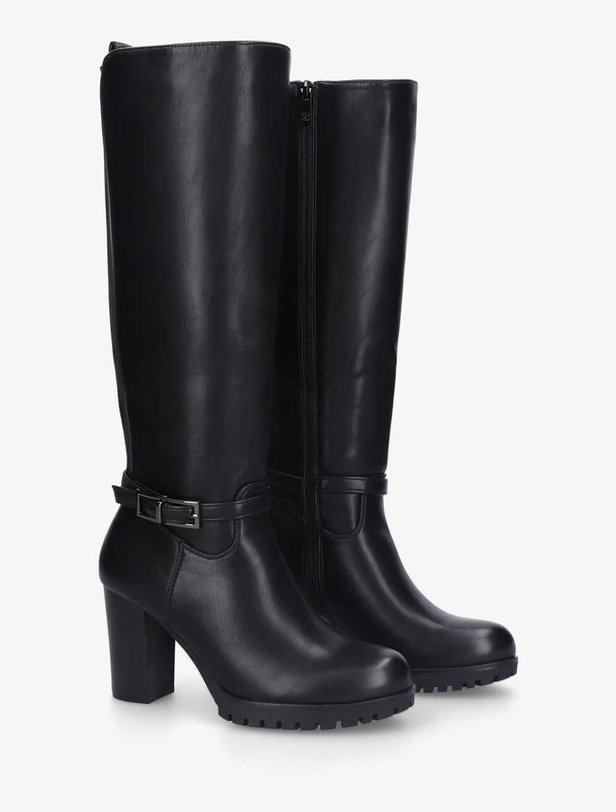 Botas con suela y tacón altos dentados